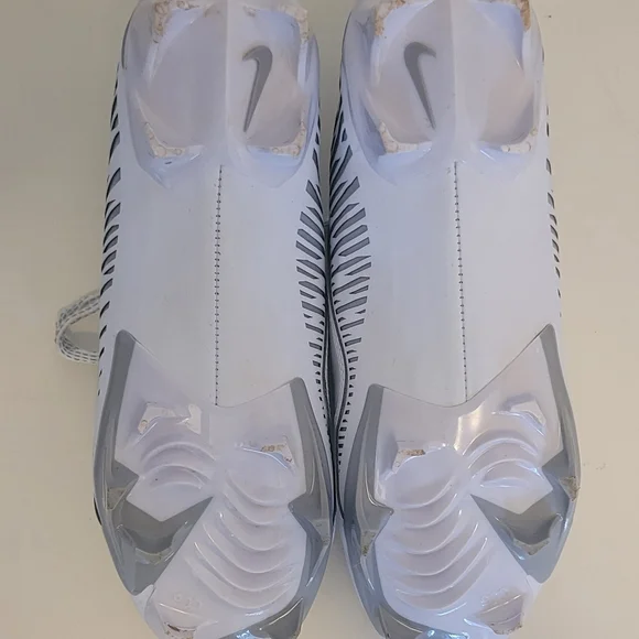 Nike White and Gray Sneakers - Picture 7 of 9